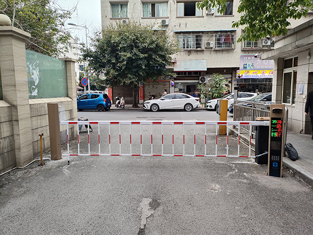 告别“人盯车”，车牌识别系统让停车场管理更轻松